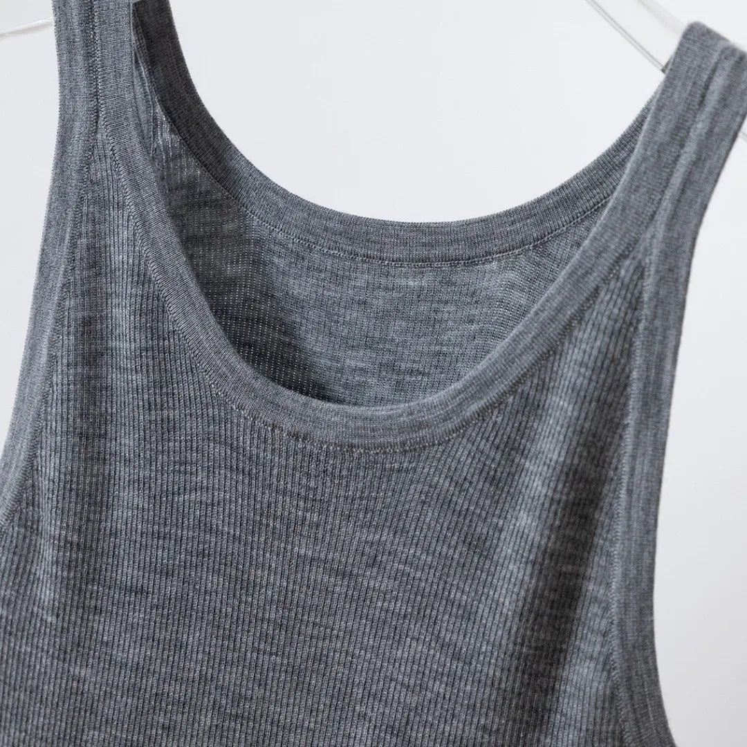 Fine-Spun 100% Superfine Merino Wool Round-Neck Knitted Camisole for Women, Thin, Slim-Fitting, Sleeveless Base Layer Top