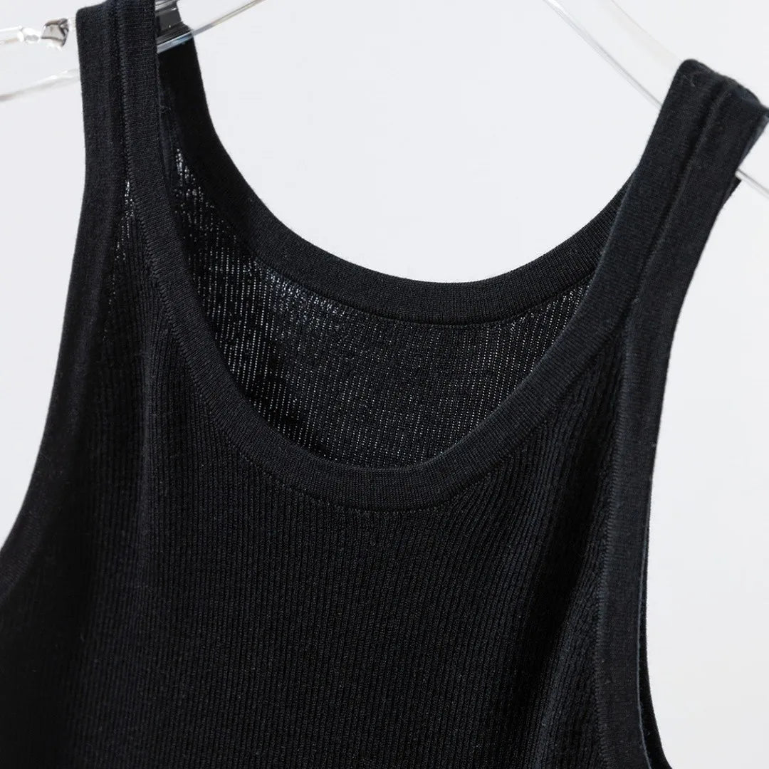 Fine-Spun 100% Superfine Merino Wool Round-Neck Knitted Camisole for Women, Thin, Slim-Fitting, Sleeveless Base Layer Top